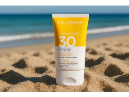 Produktguide testar Clarins Clarins Dry Touch Sun Care Cream For Face SPF30 50 ml