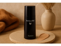 Produktguide testar Dr. Hauschka Foundation 01 Macadamia 30 ml