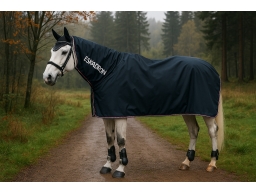 Produktguide testar ESKADRON RAINSHEET ZIPNECK RIDTÄCKE  REGNTÄCKE - MARINBLÅ