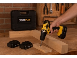 Produktguide testar Hero-Tools Borr- och skruvdragare med 3 batterier 20V