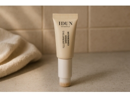Produktguide testar IDUN Minerals Illuminating Brush Concealer 4,6 ml