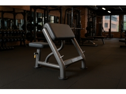 Produktguide testar Impulse Seated Preacher Curl, Curlbänk