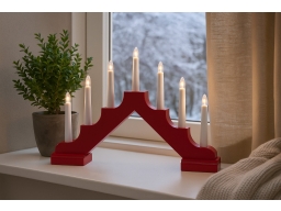 Produktguide testar LED-ljusstake Evelin av trä, 7 lampor, röd