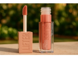 Produktguide testar Maybelline New York Lifter Gloss Läppglans 