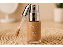 Produktguide testar PÜR Love Your Selfie Liquid Foundation TN1 30 ml